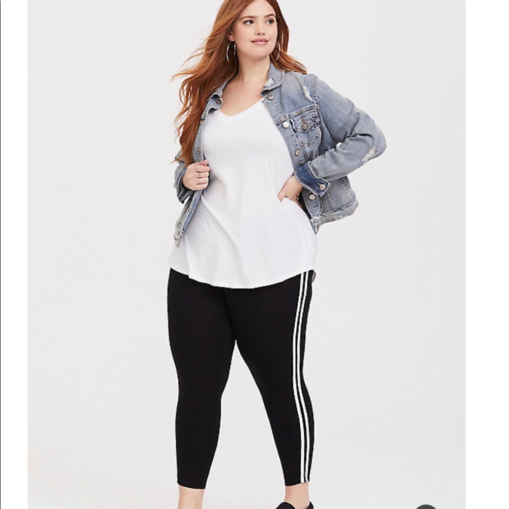 NEW - Torrid Premium Crop Legging Size 1 - 14/16